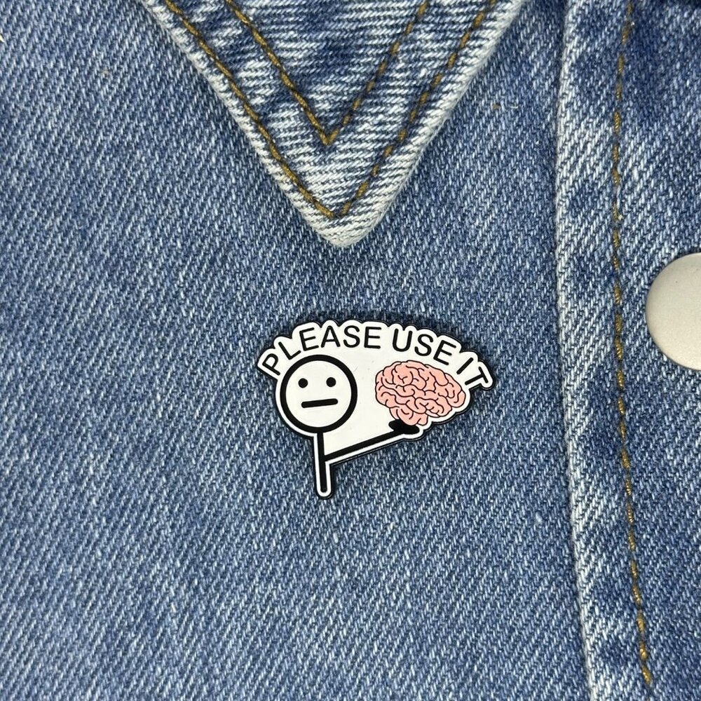 ⭐"Please Use It" Enamel Pin Broch With Brain Design  Fun & Thoughtful Accessory